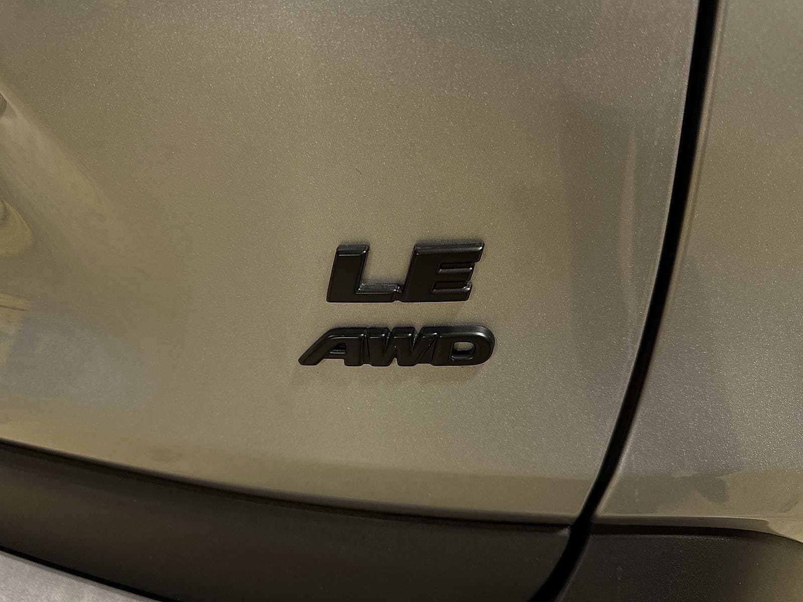 Thumbnail: 2022 Toyota RAV4 - 25