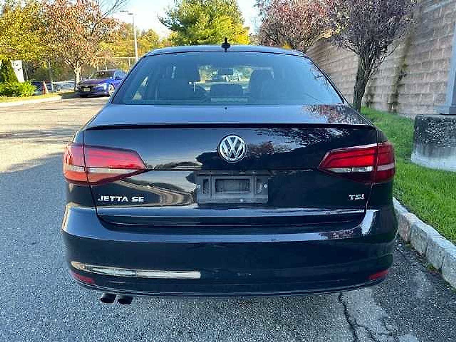 Thumbnail: 2018 Volkswagen Jetta - 5