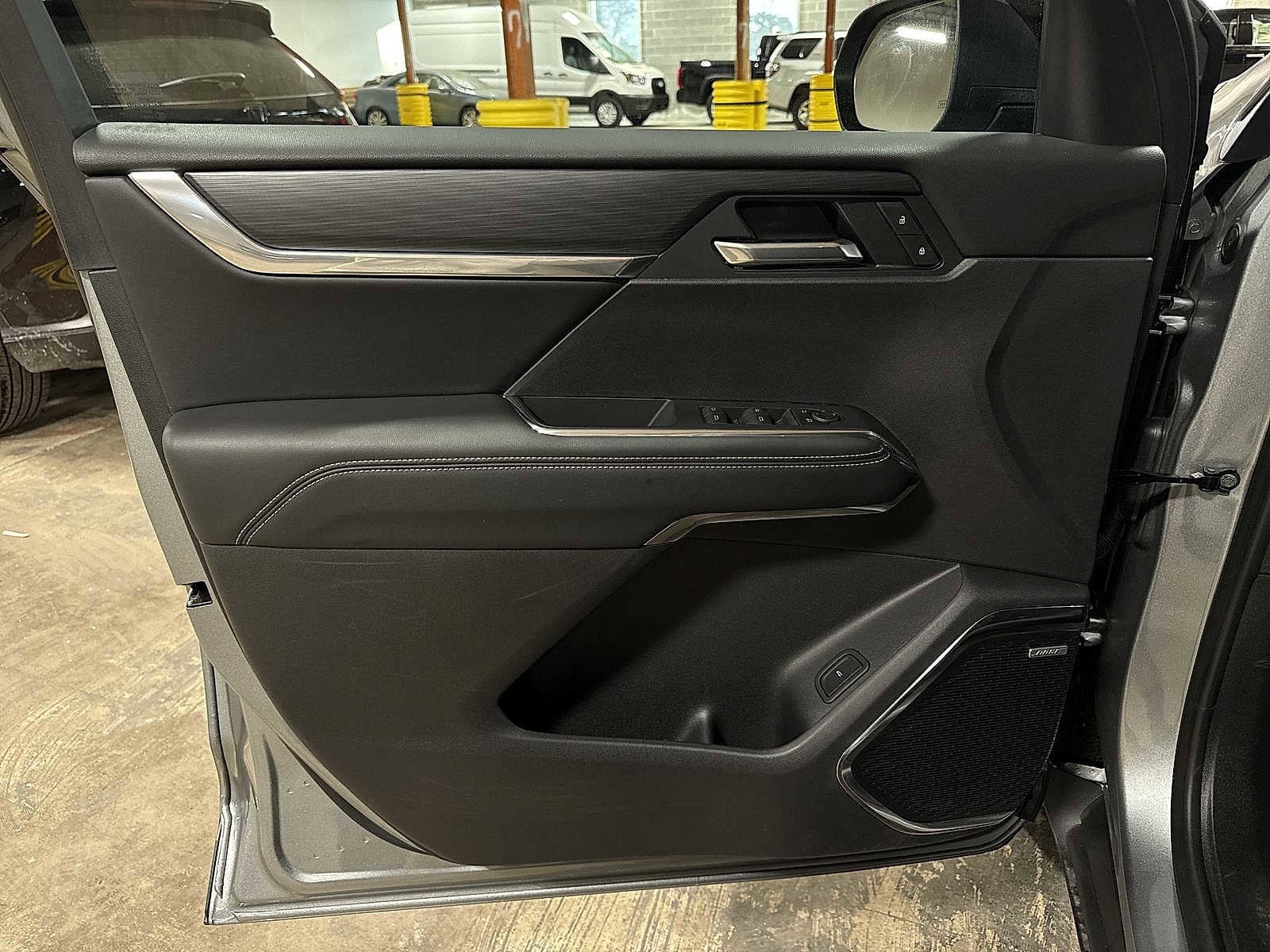 Thumbnail: 2025 GMC Acadia - 30