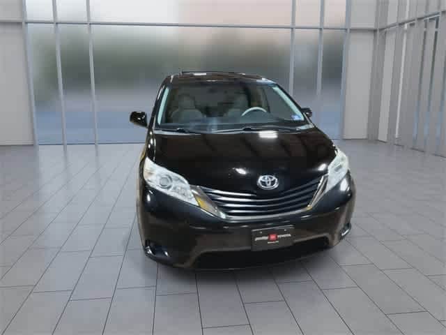 Thumbnail: 2011 Toyota Sienna - 3