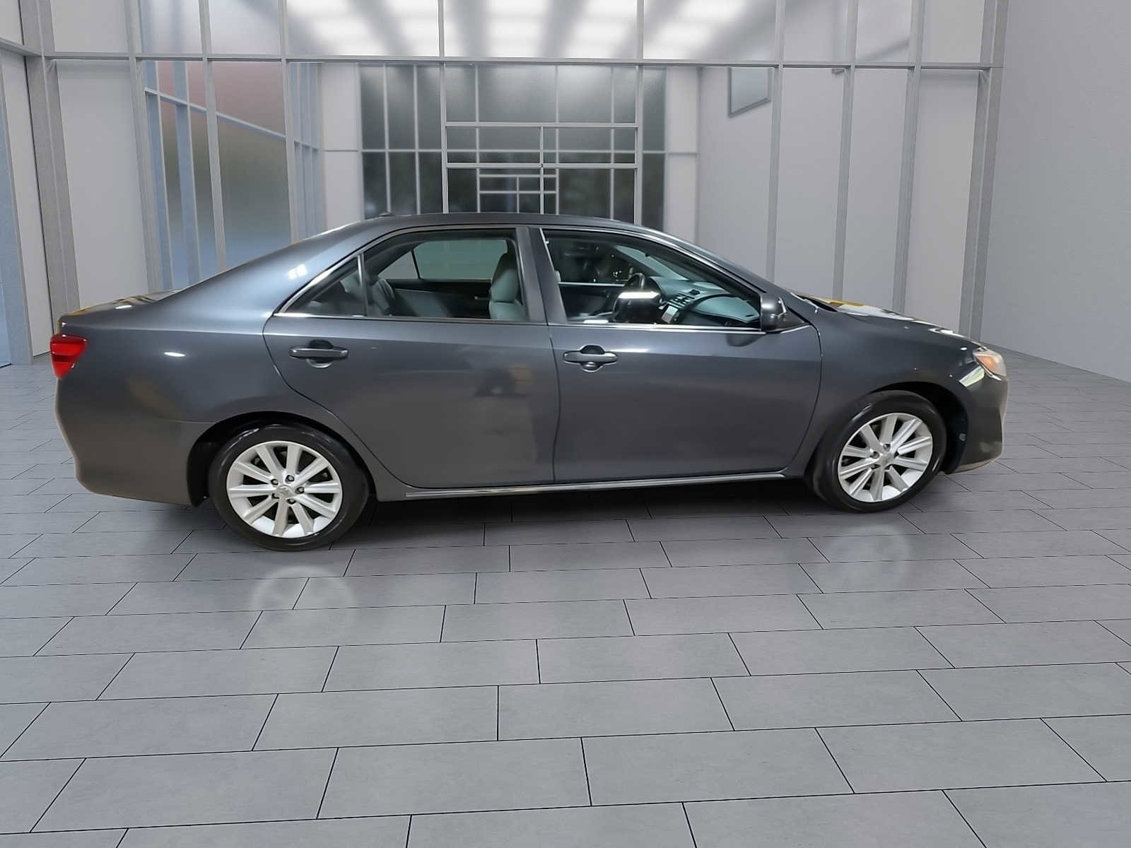 Thumbnail: 2012 Toyota Camry - 9