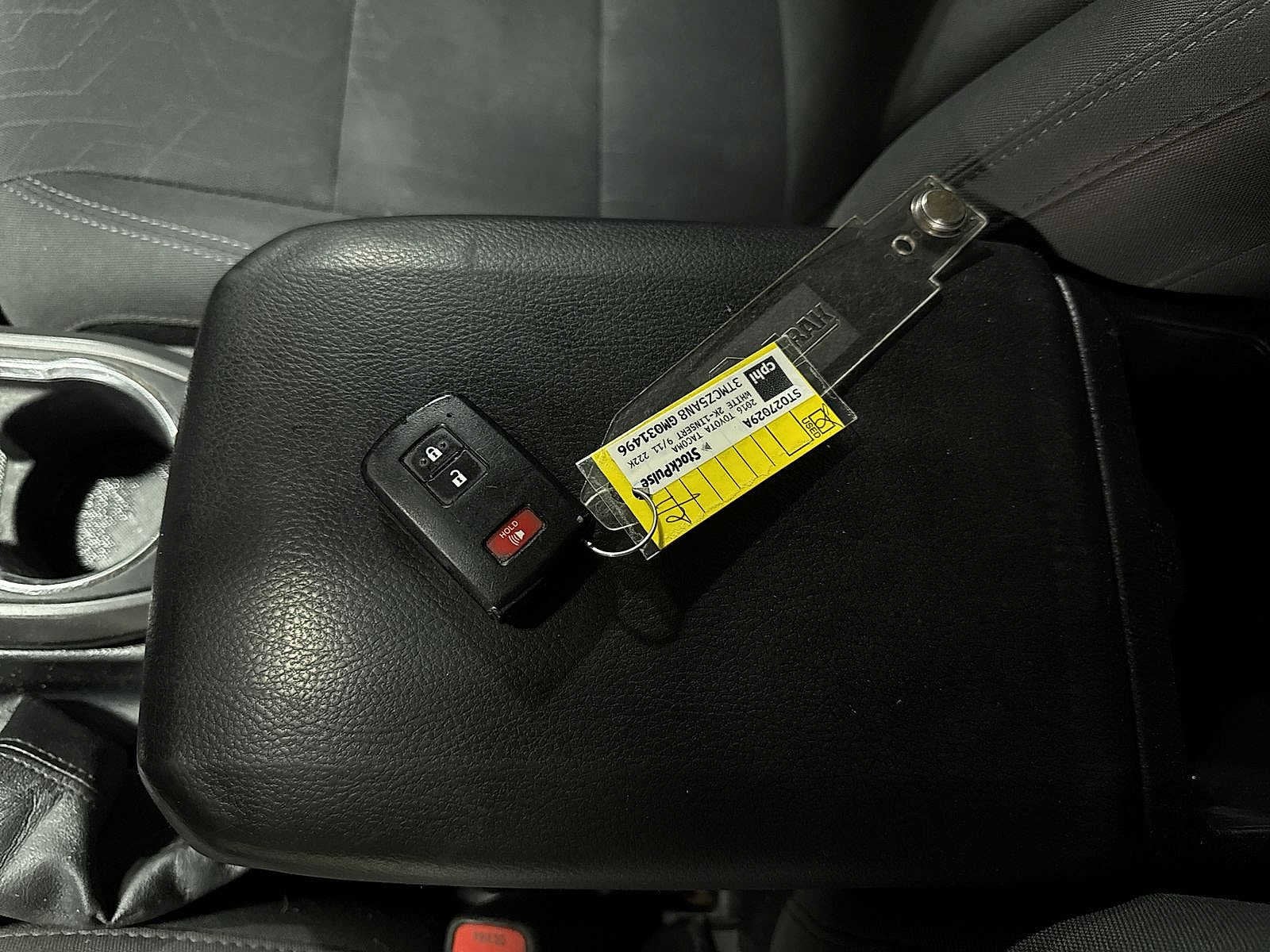 Thumbnail: 2016 Toyota Tacoma - 33