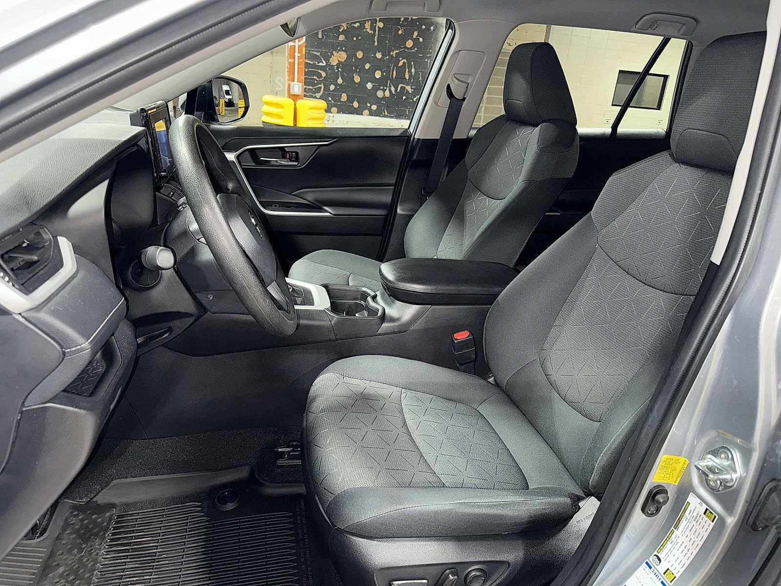 Thumbnail: 2021 Toyota RAV4 - 15