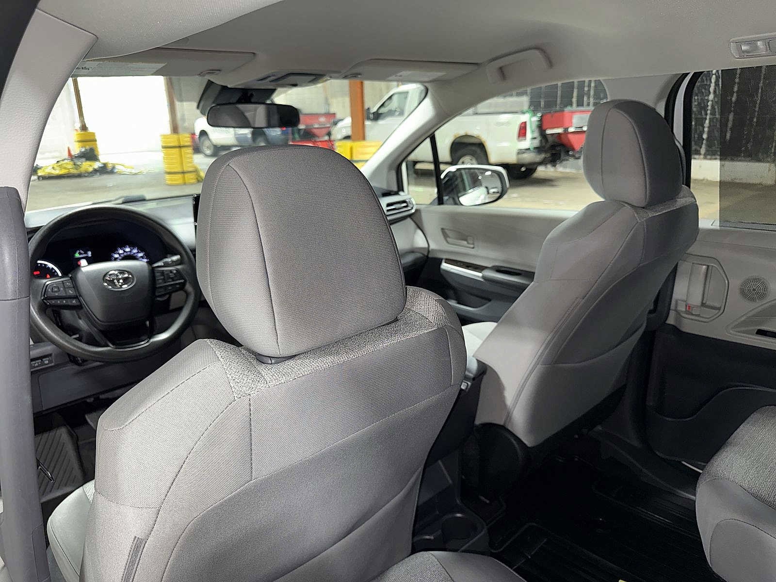 Thumbnail: 2023 Toyota Sienna - 29