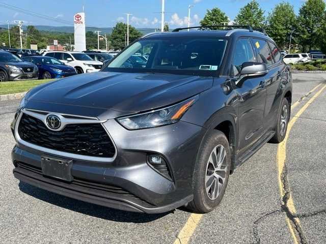Thumbnail: 2022 Toyota Highlander - 1