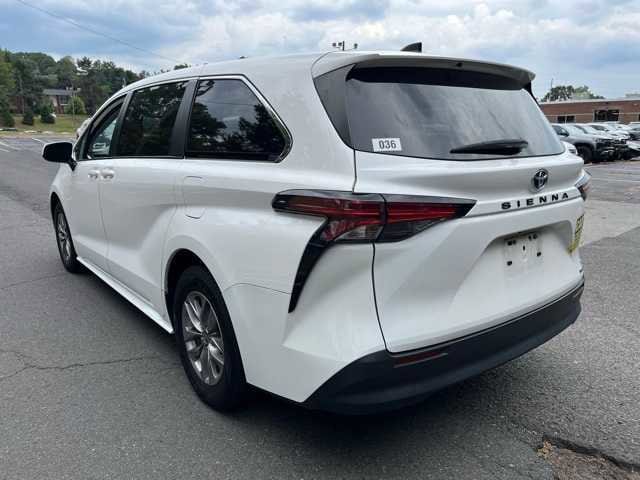 Thumbnail: 2022 Toyota Sienna - 6