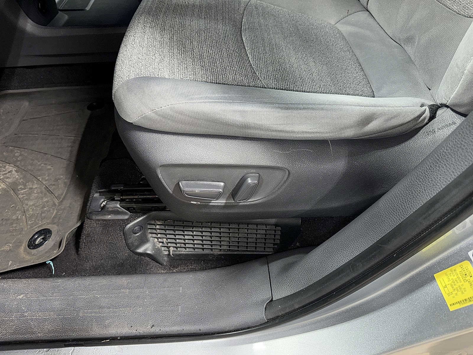 Thumbnail: 2021 Toyota Sienna - 24