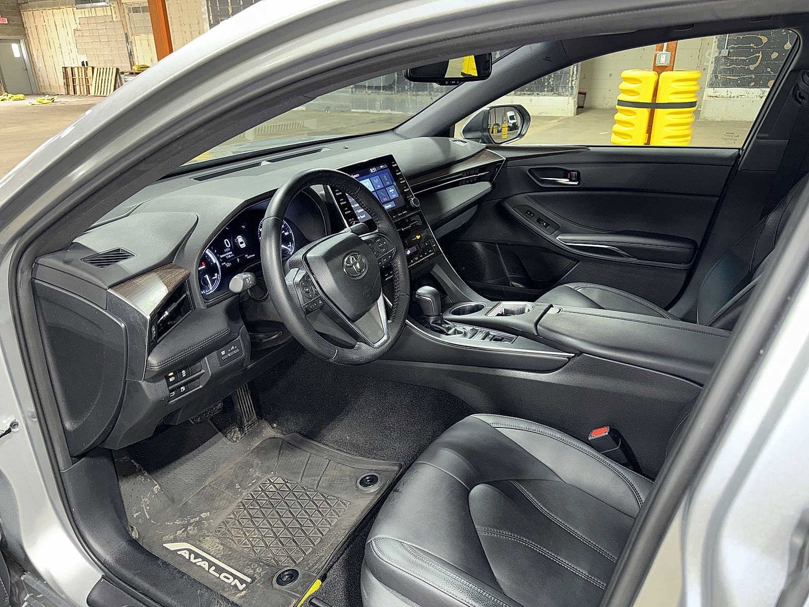 Thumbnail: 2019 Toyota Avalon - 28