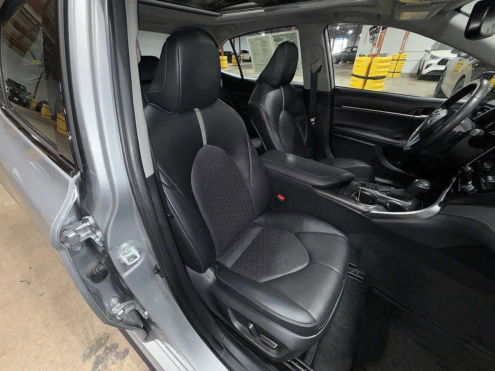 Thumbnail: 2022 Toyota Camry - 16