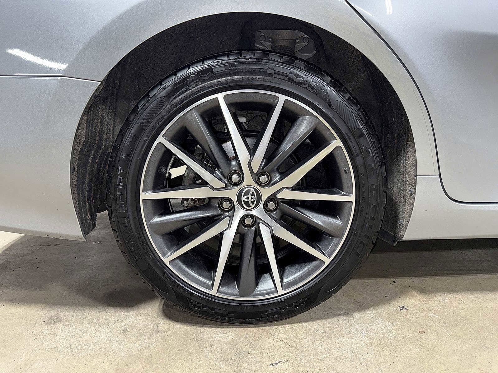 Thumbnail: 2023 Toyota Camry - 10