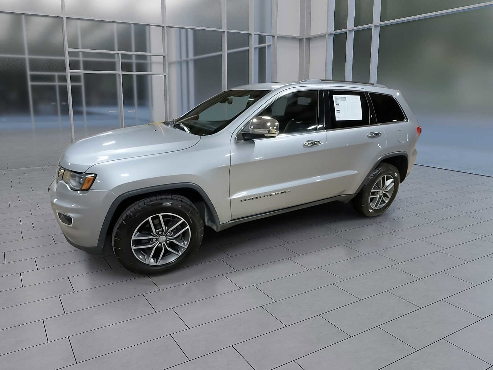 Thumbnail: 2017 Jeep Grand Cherokee - 4