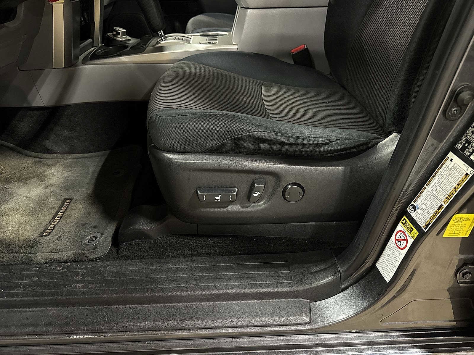 Thumbnail: 2013 Toyota 4Runner - 23