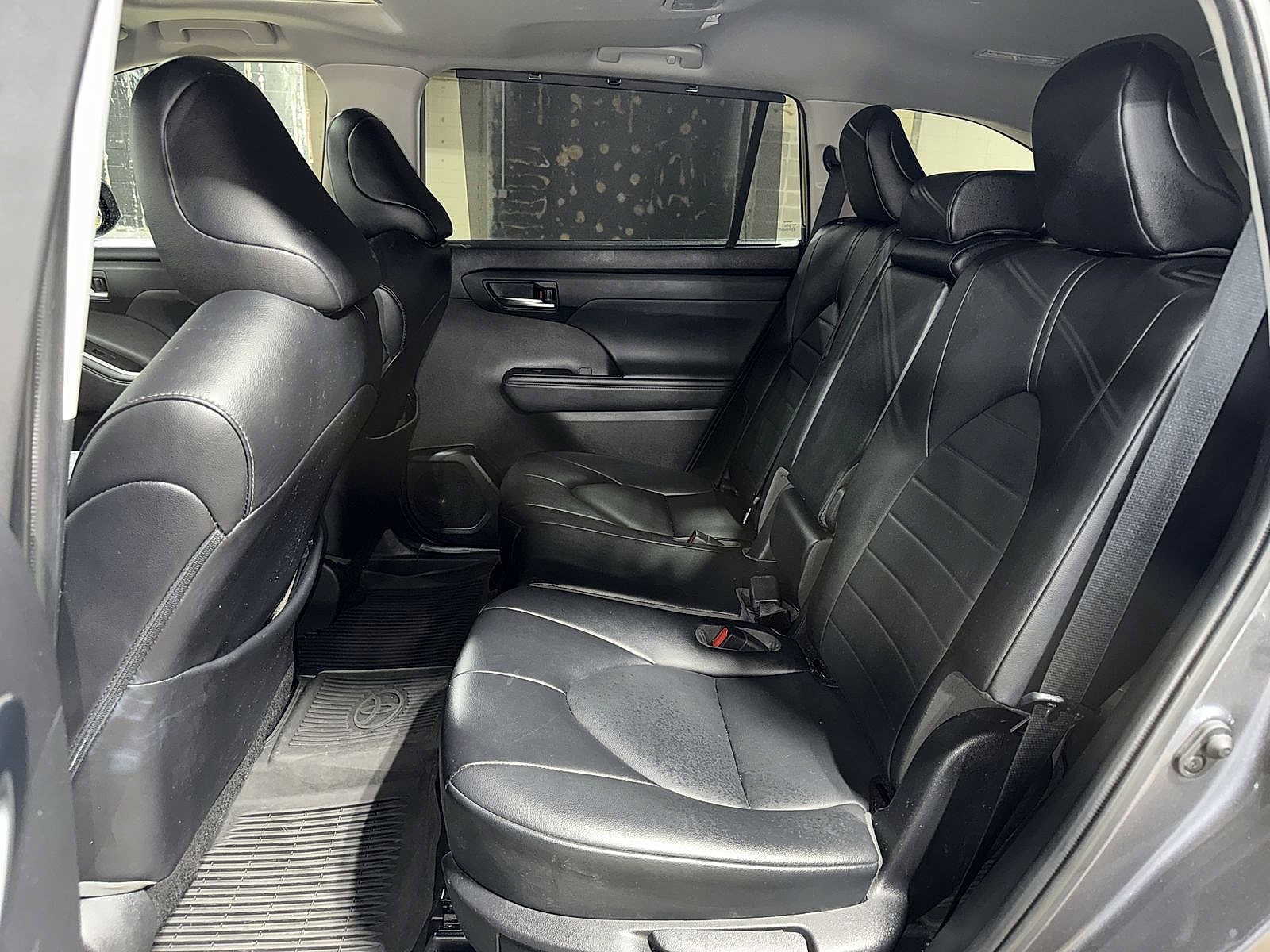 Thumbnail: 2022 Toyota Highlander - 17