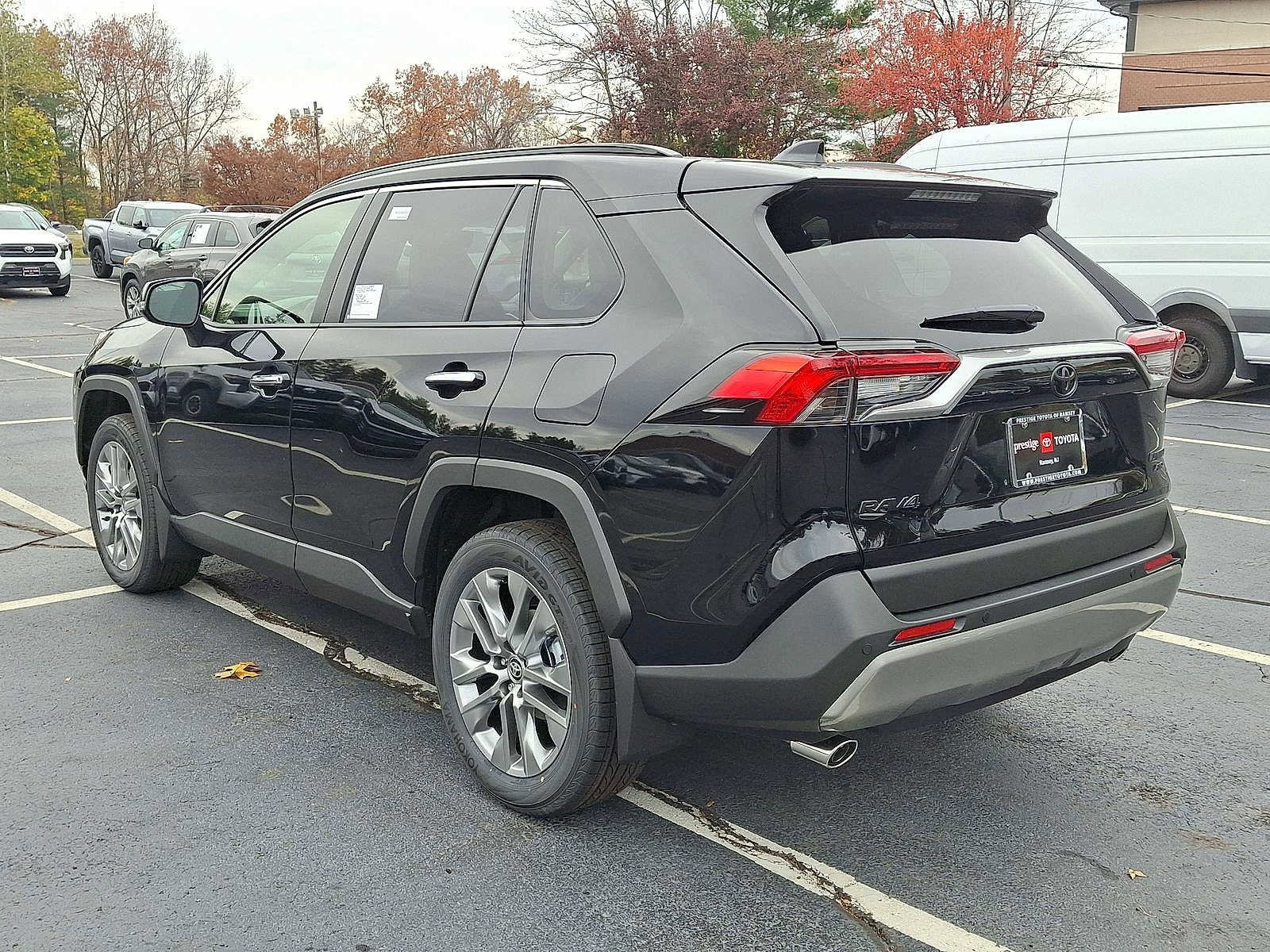 Thumbnail: 2025 Toyota RAV4 - 11