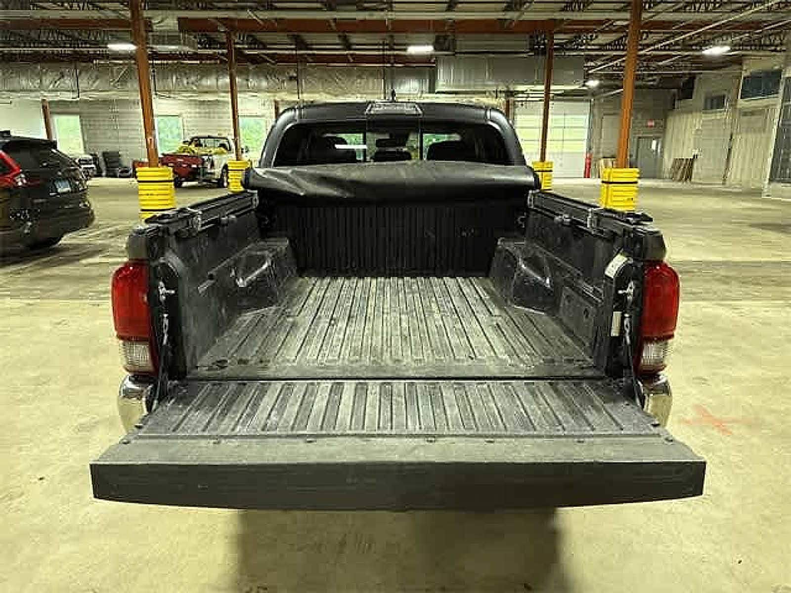 Thumbnail: 2022 Toyota Tacoma - 16