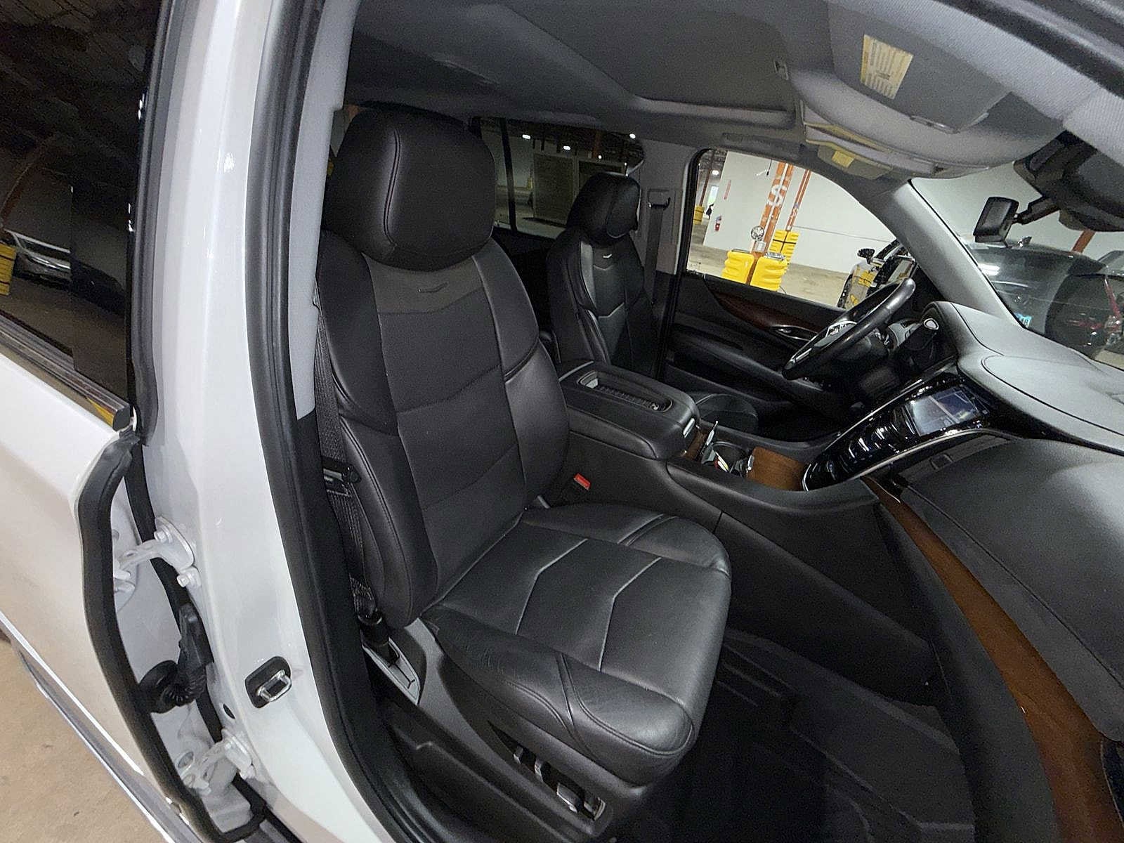 Thumbnail: 2020 Cadillac Escalade - 16