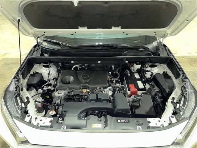 2022 Toyota RAV4 XLE 12