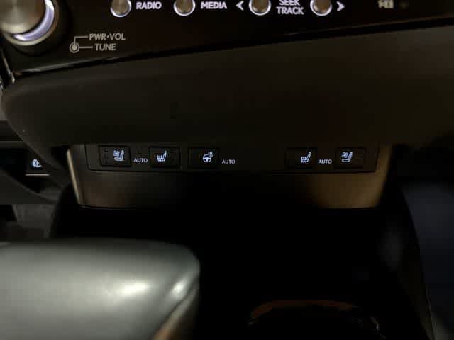 Thumbnail: 2023 Lexus ES - 31