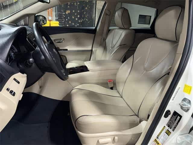 Thumbnail: 2010 Toyota Venza - 15
