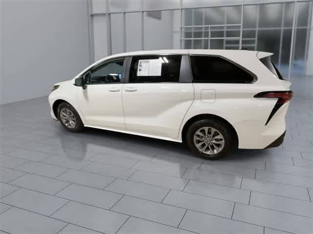 Thumbnail: 2022 Toyota Sienna - 6