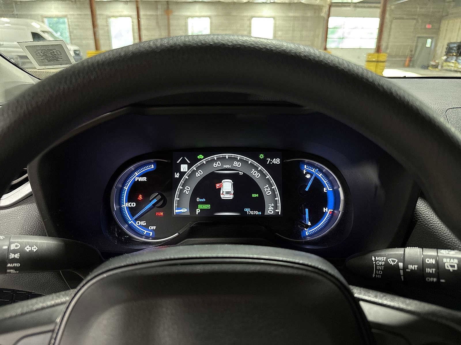 Thumbnail: 2025 Toyota RAV4 - 33