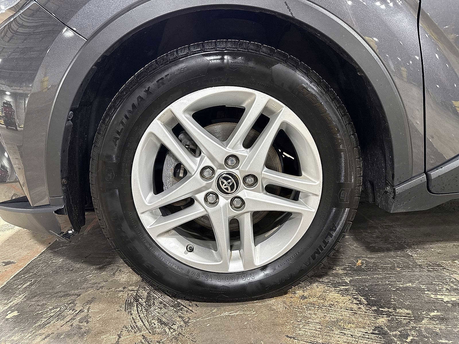 Thumbnail: 2021 Toyota C-HR - 10