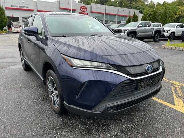 Thumbnail: 2022 Toyota Venza - 3