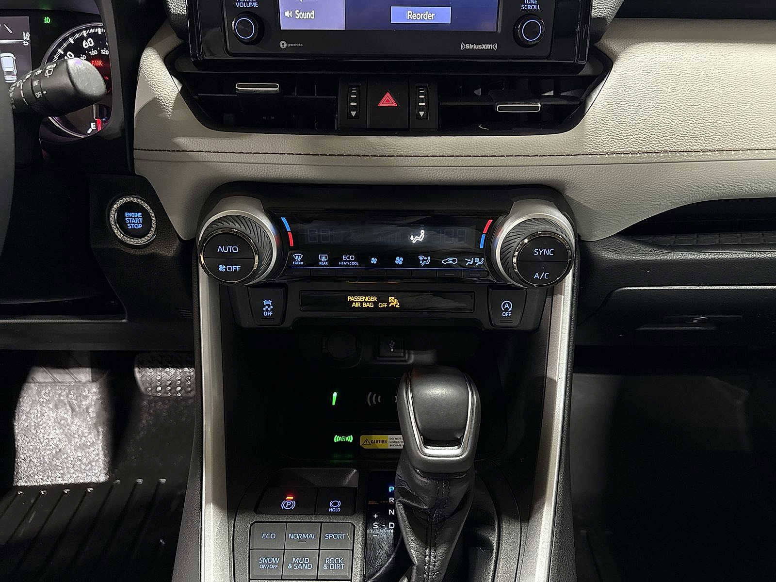 Thumbnail: 2022 Toyota RAV4 - 21