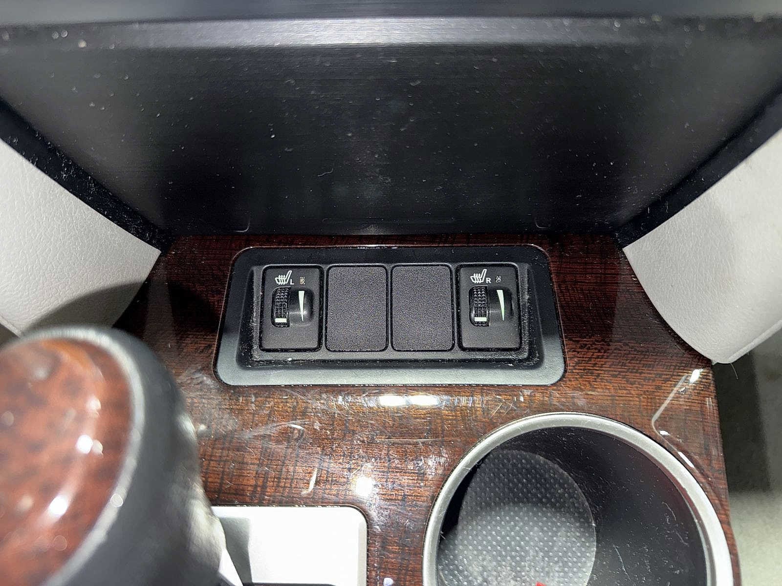 Thumbnail: 2012 Toyota Camry - 30