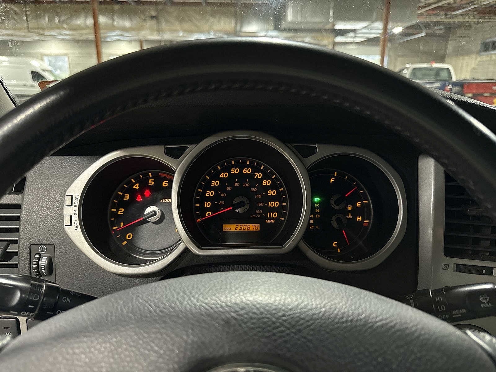 Thumbnail: 2005 Toyota 4Runner - 32