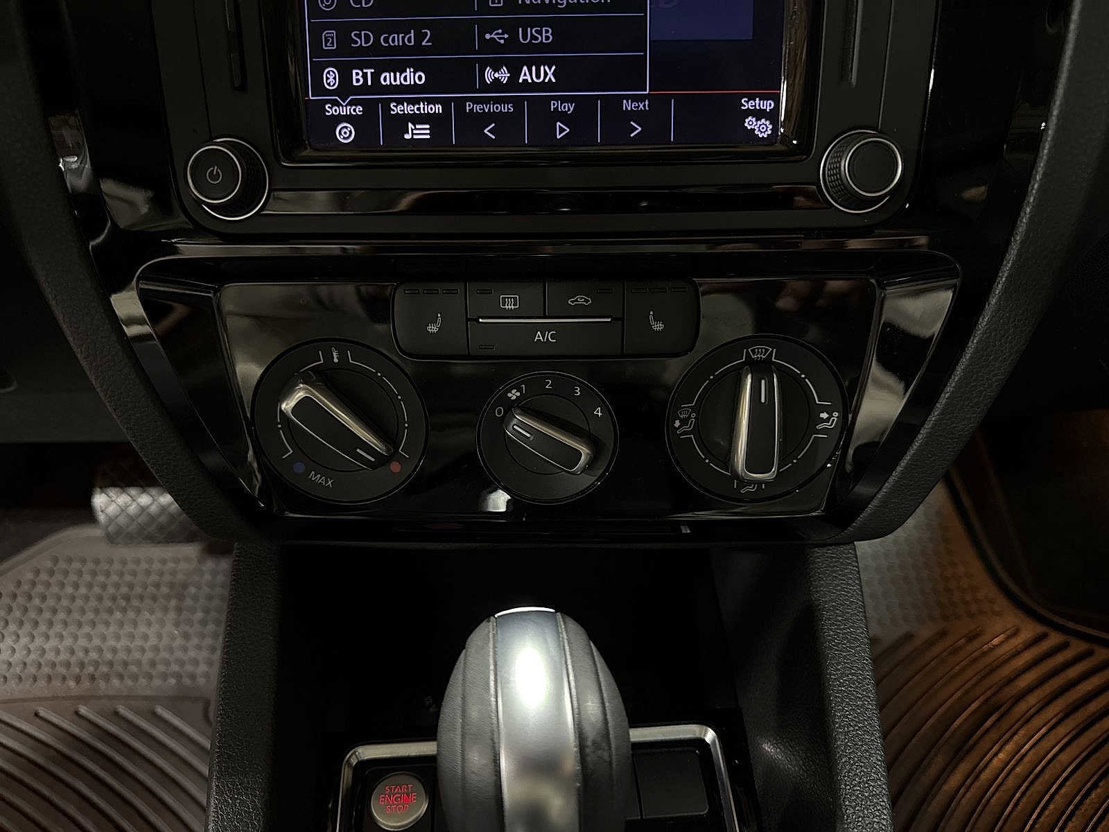 Thumbnail: 2016 Volkswagen Jetta - 22