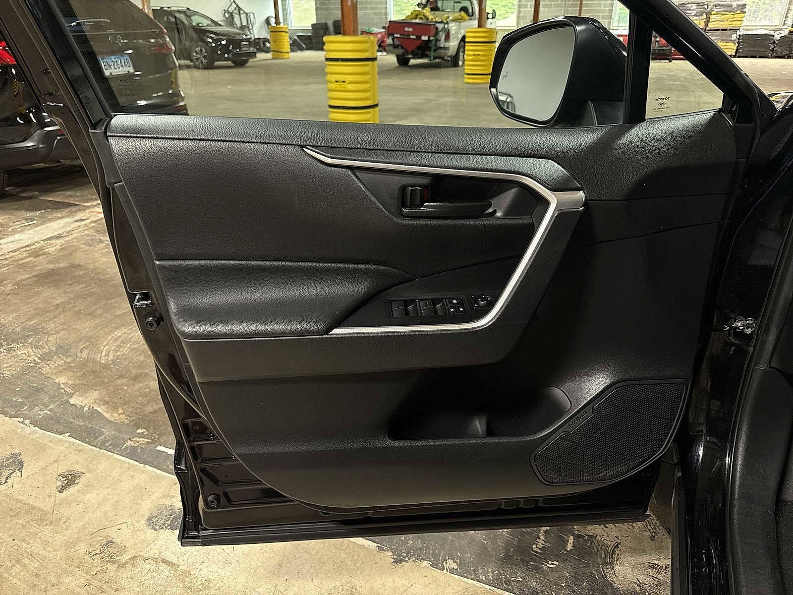 Thumbnail: 2022 Toyota RAV4 - 29