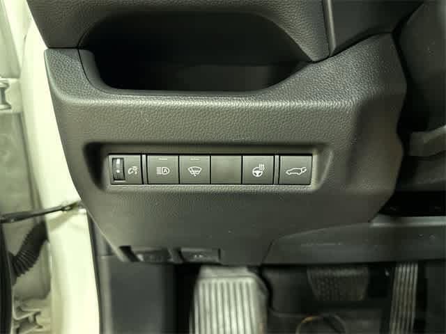 2022 Toyota RAV4 XLE 31