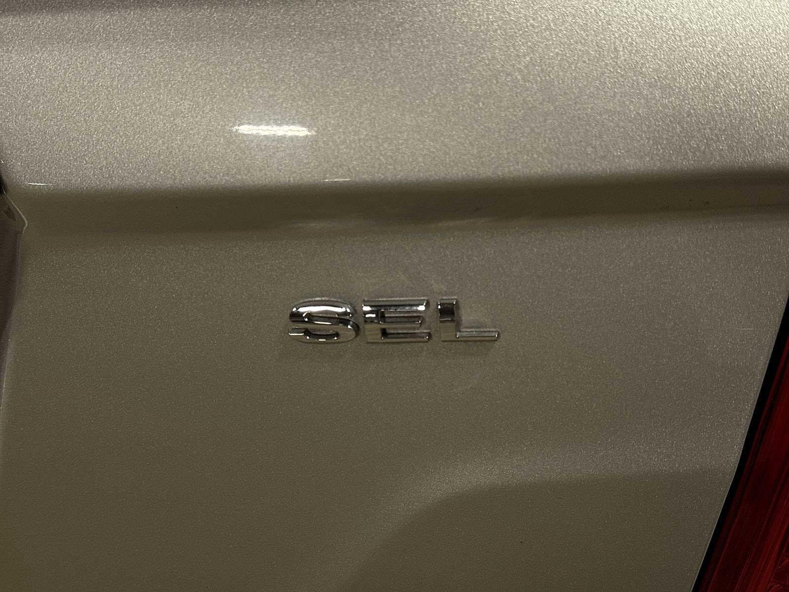 Thumbnail: 2012 Ford Fusion - 24