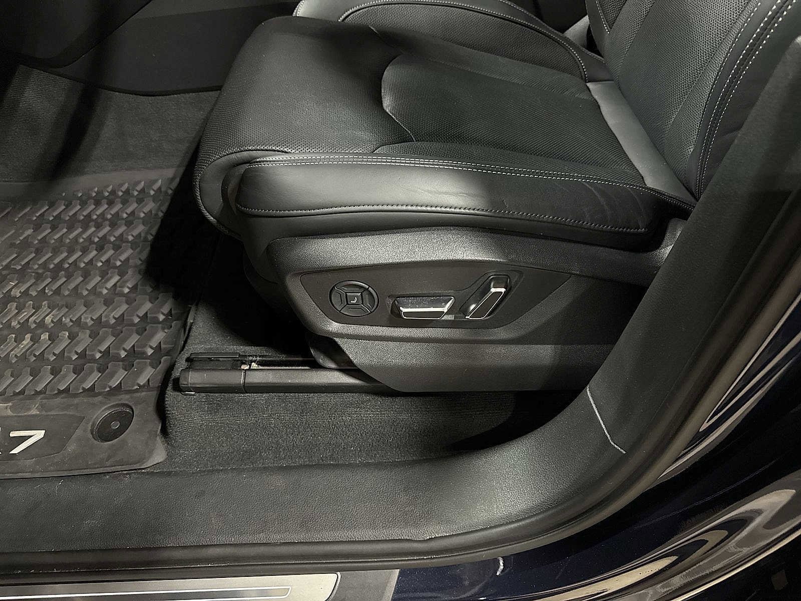 Thumbnail: 2025 Audi Q7 - 25