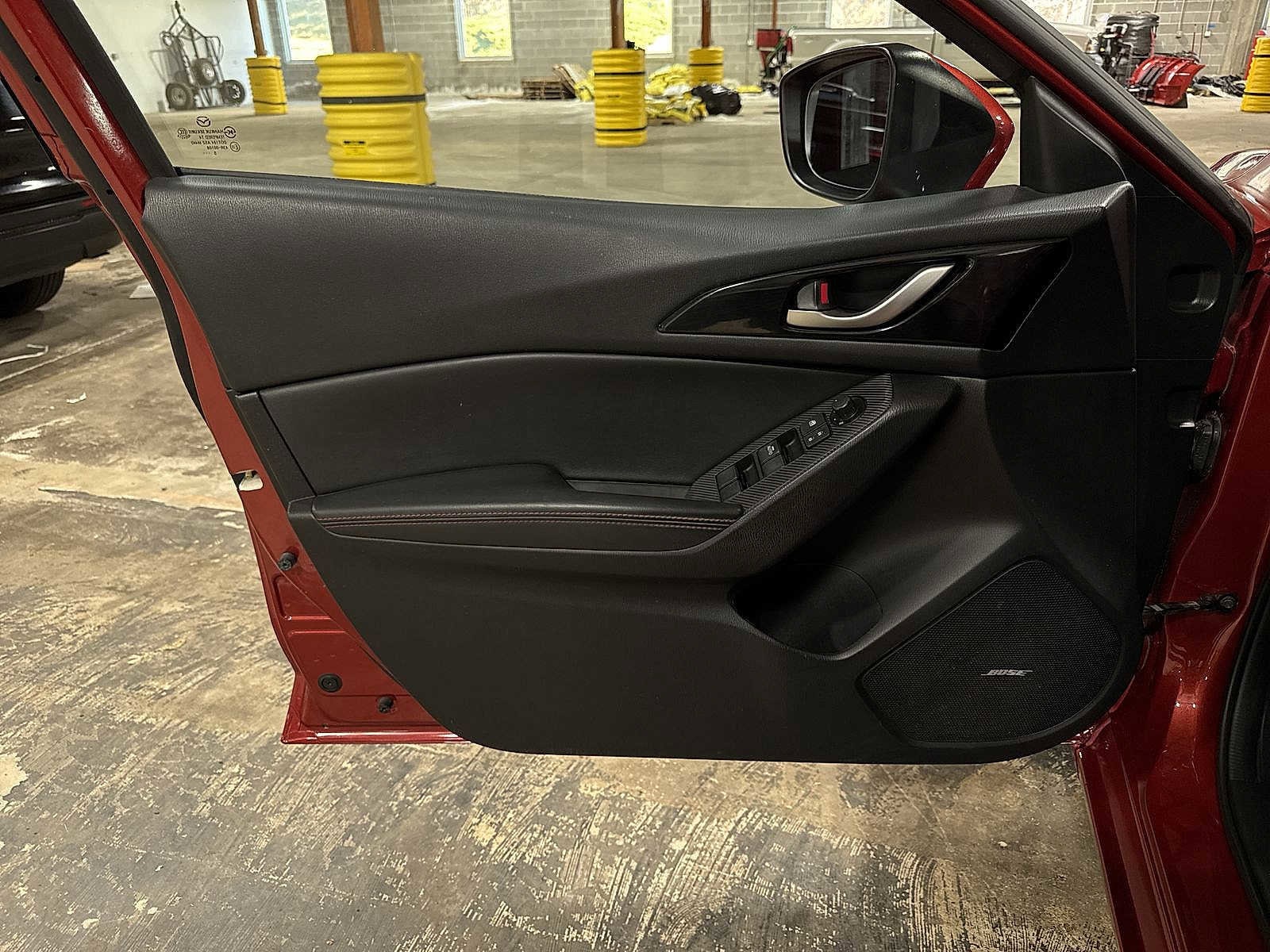 Thumbnail: 2016 Mazda Mazda3 - 31