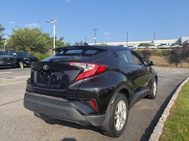 2021 Toyota C-HR LE 4