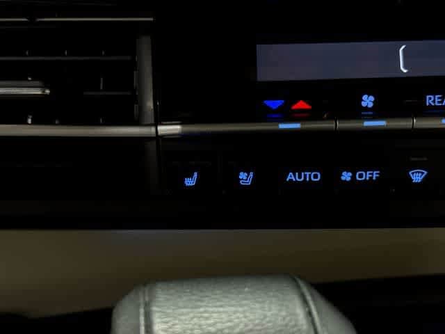 Thumbnail: 2023 Toyota Sienna - 36