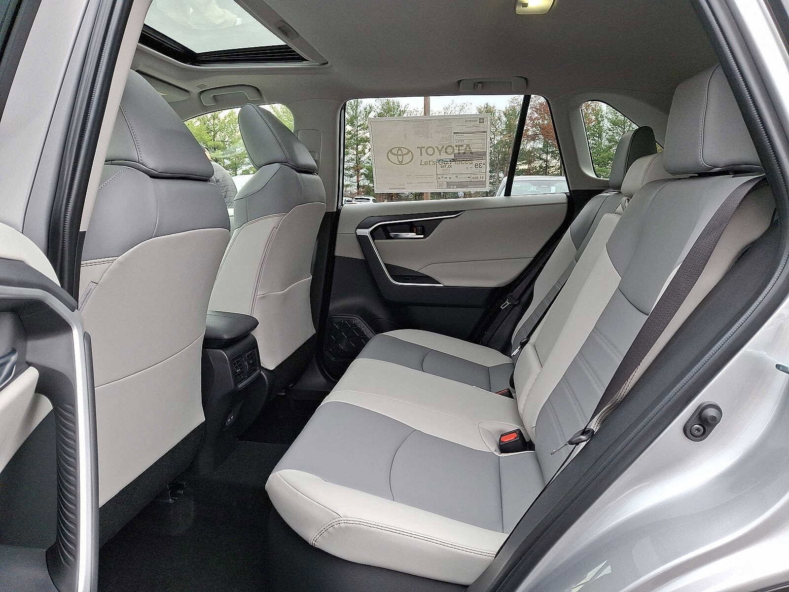 Thumbnail: 2025 Toyota RAV4 - 13