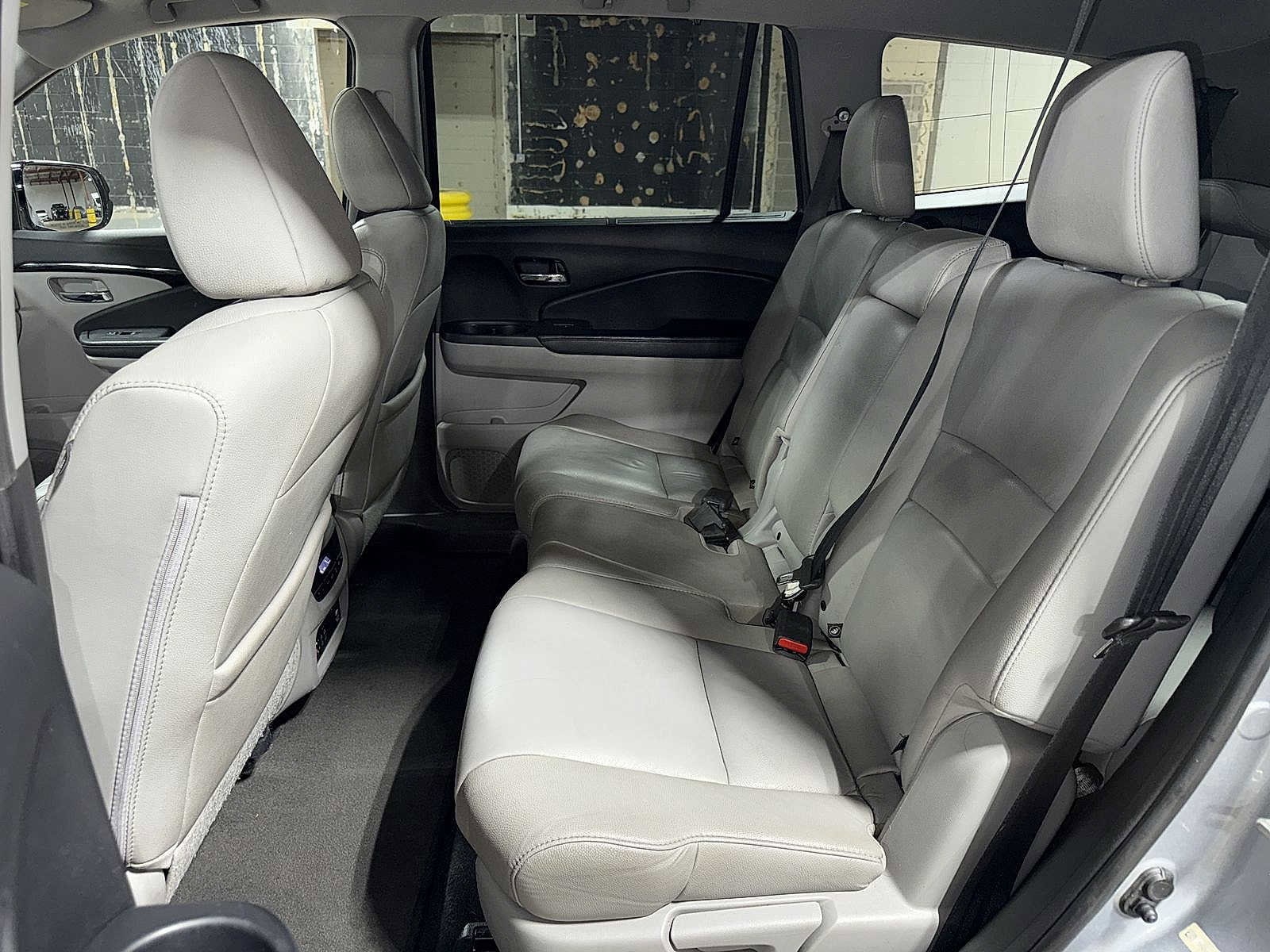 Thumbnail: 2016 Honda Pilot - 16