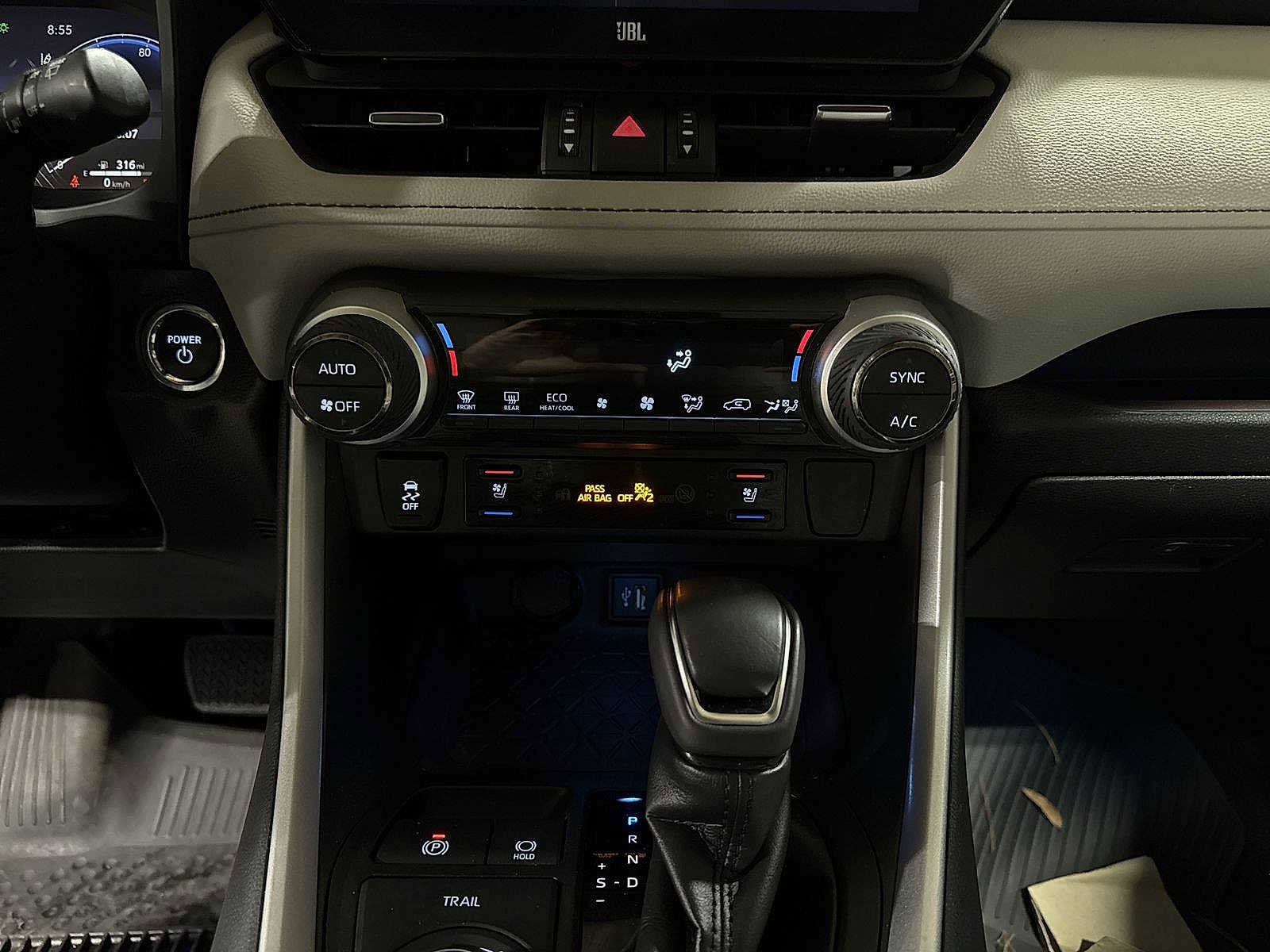Thumbnail: 2023 Toyota RAV4 - 21