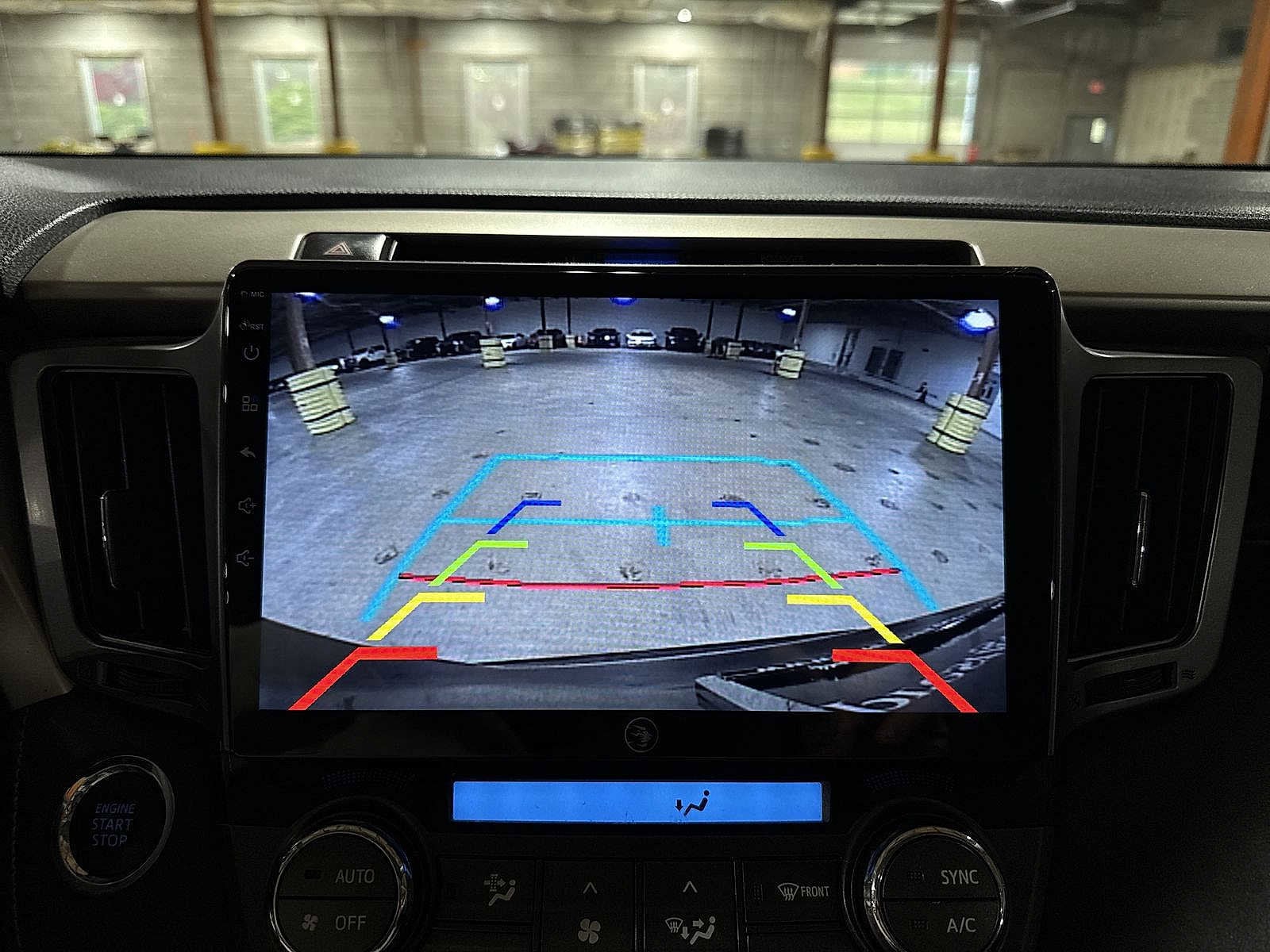 Thumbnail: 2015 Toyota RAV4 - 25