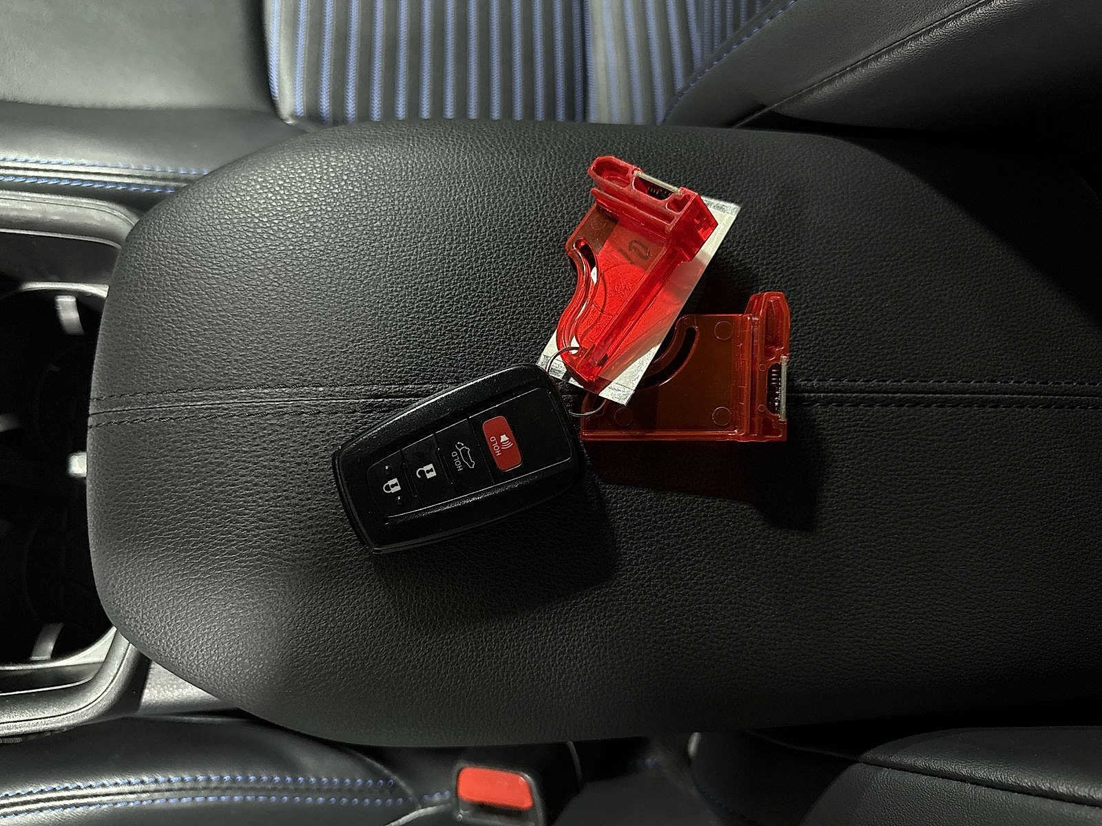 Thumbnail: 2023 Toyota RAV4 - 34