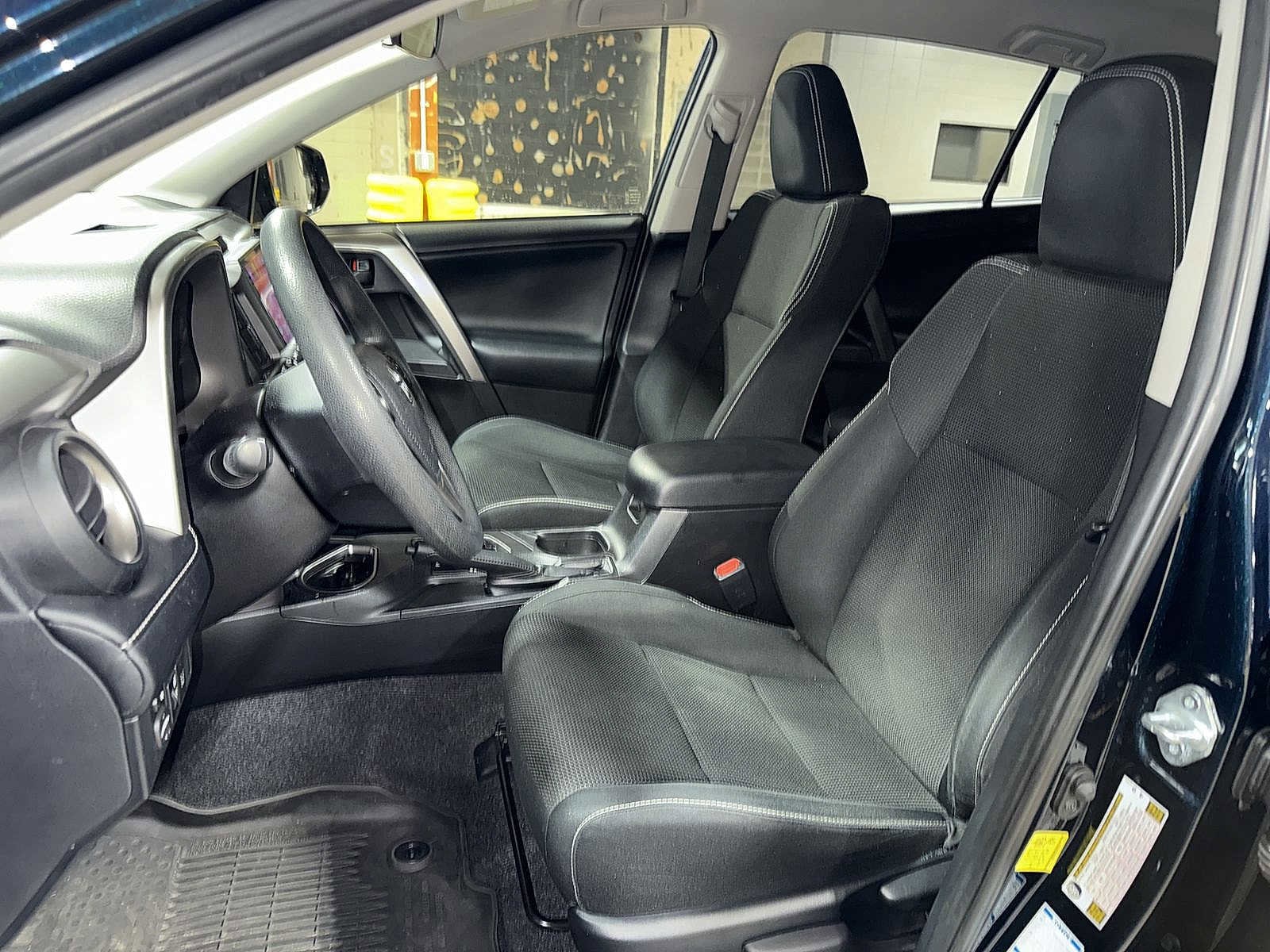 Thumbnail: 2018 Toyota RAV4 - 15