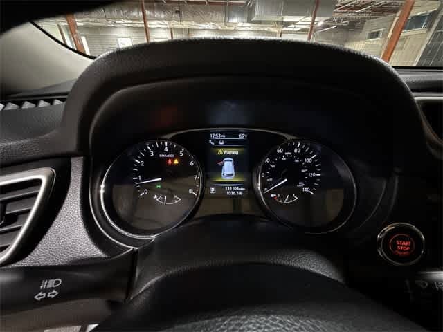 Thumbnail: 2015 Nissan Rogue - 33