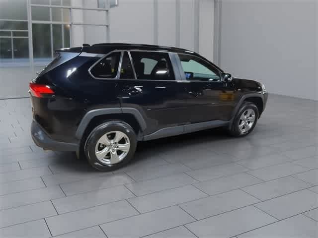 2022 Toyota RAV4 XLE 9