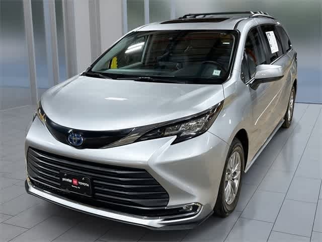 Thumbnail: 2022 Toyota Sienna - 1