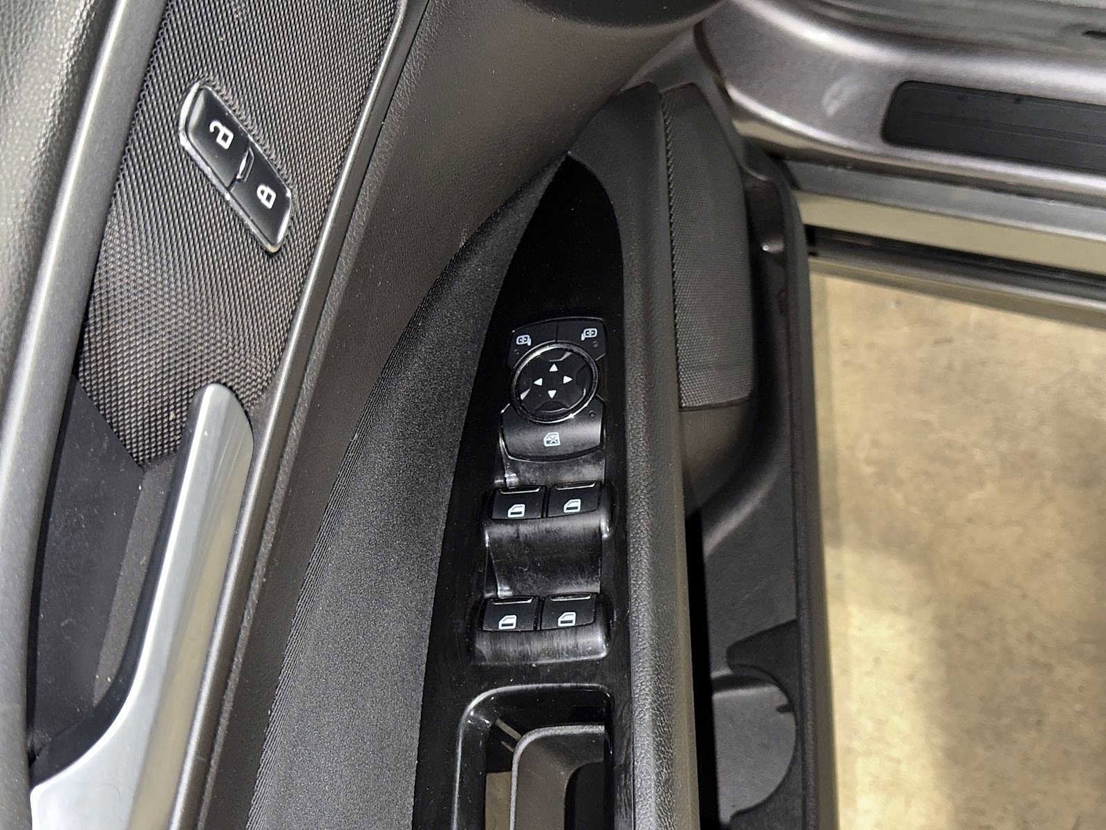 Thumbnail: 2013 Ford Fusion - 22