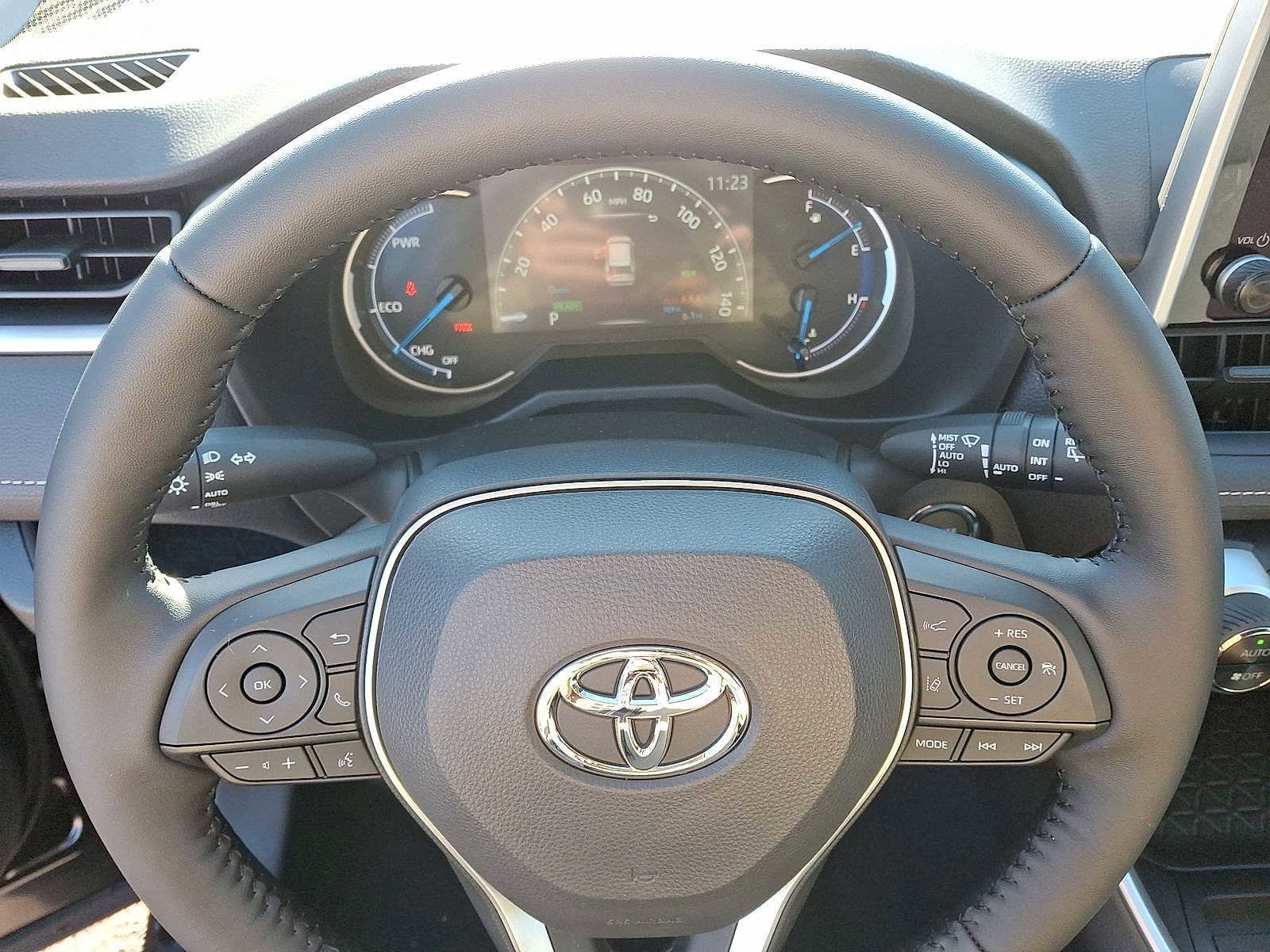 Thumbnail: 2025 Toyota RAV4 - 17