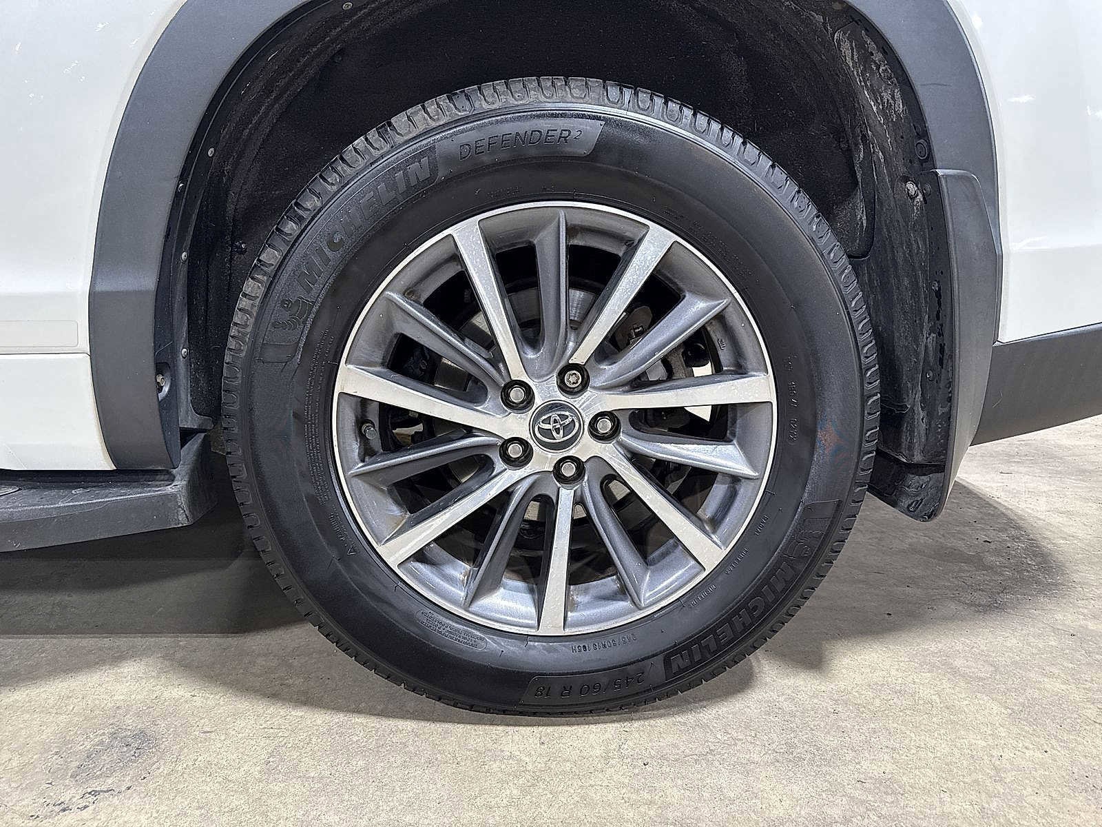 Thumbnail: 2017 Toyota Highlander - 10